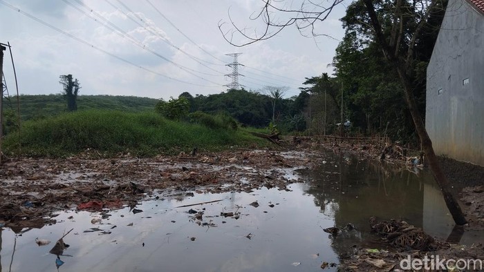 Kondisi di Jalan Bulak Barat, Cipayung Depok. (Maulana/detikcom)