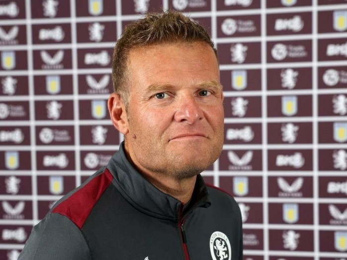 Mantan pelatih Persebaya Surabaya, Josep Gombau, yang saat ini menangani Aston Villa U-21.