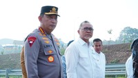Menteri Perdagangan  Zulkifli Hasan (Zulhas) menyampaikan apresiasi tinggi terhadap Kepolisian Republik Indonesia (Polri) dalam peringatan Hari Bhayangkara ke-78 tahun 2024. Menurutnya, Polri telah menjalankan tugas-tugasnya secara profesional. Zulhas yang juga Ketua Umum PAN ini berharap Polri bisa terus menjaga profesionalitas dalam menjaga keamanan dan ketertiban. 