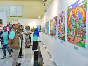 Puluhan Karya Seni Rupa Anak Ditampilkan dalam Pameran di Kota Pasuruan