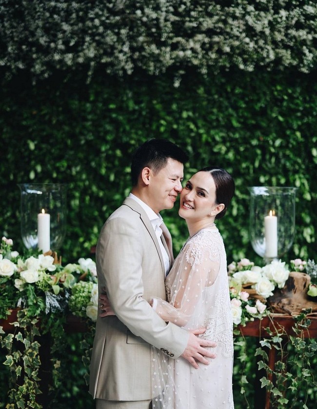 Shandy Aulia dan David Herbowo menikah secara mewah pada 12 Desember 2011 di salah satu hotel di Jakarta Selatan. Pernikahan dengan dekorasi bak negeri dongeng itu berakhir dengan perceraian pada Juli 2023.Foto: Dok. Detikhot