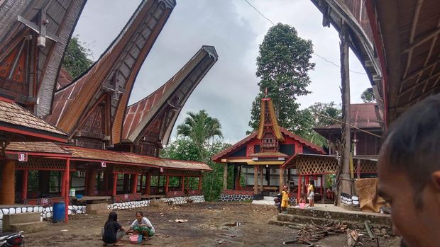 Polisi di Toraja Utara menggerebek arena judi sabung ayam. Dokumen Istimewa