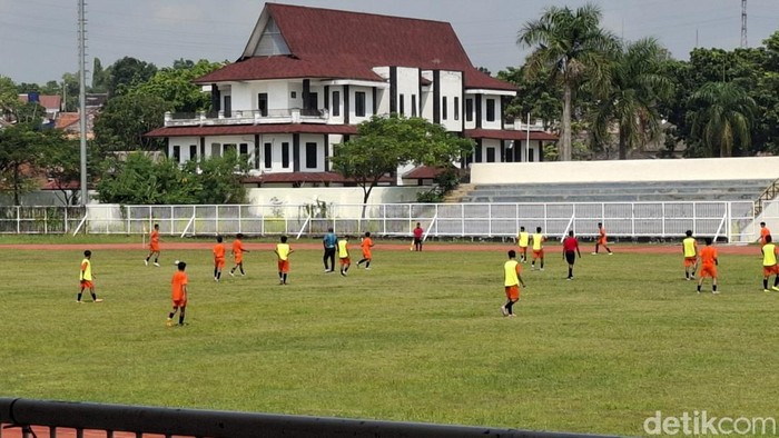 Proses seleksi pesepakbola muda Borneo FC di Purwakarta