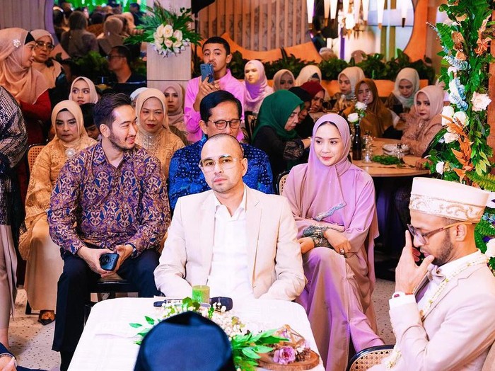 Raffi Ahmad dan Nagita Slavina biayai pernikahan karyawan.