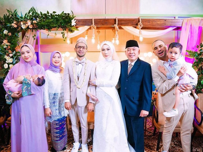 Raffi Ahmad dan Nagita Slavina biayai pernikahan karyawan.