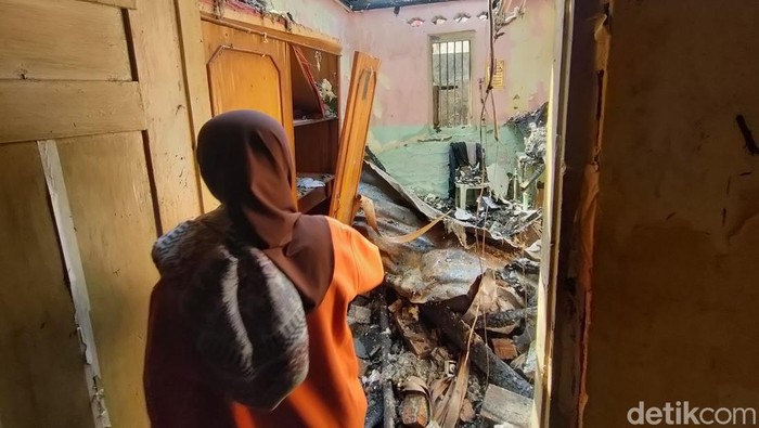 Rumah terbakar di Jakarta Pusat. (Dwi/detikcom)