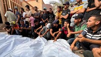 Kesedihan terlihat jelas di wajah mereka.