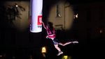 Semangat! Orang-orang Ini Berusaha Pecahkan Lompat Trampolin Tertinggi di Dunia