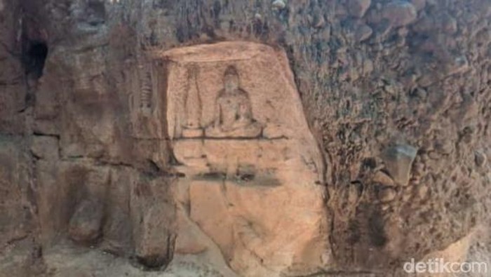 Situs Wadu Paa, salah satu bukti peradaban Hindu-Buddha di Bima.