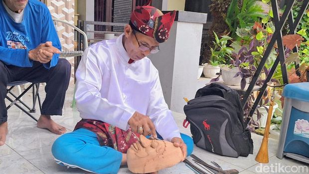 Tari Topeng Kona di Bondowoso