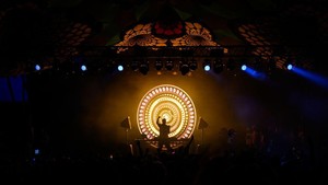 Festival Glastonbury juga memiliki pengaruh yang besar dalam mempromosikan subkultur dan tren musik, serta menjadi model bagi banyak festival musik lain di seluruh dunia.