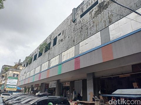 Wujud gedung Swalayan Dika yang bangkrut akibat tiga kali terbakar