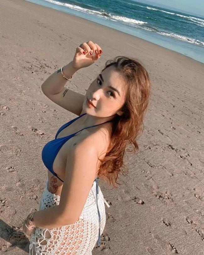Melalui akun Instagramnya Audrey kerap membagikan foto-fotonya. Dari unggahan-unggahannya terlihat Audrey yang kerap berpenampilan seksi. Ia juga tampak memiliki beberapa tato di bagian tubuhnya. Foto: Instagram/@audrey.davis