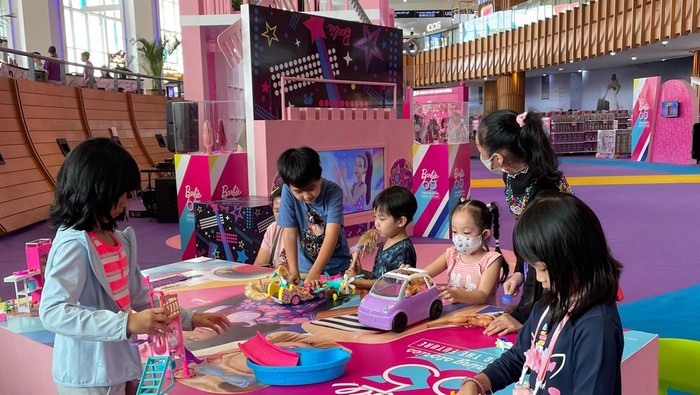 Barbie di Supermal Karawaci