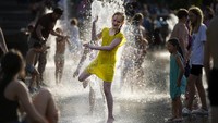 Cuaca panas telah melanda Moskow dengan suhu 31 Celsius, (87,8 Fahrenheit).  
