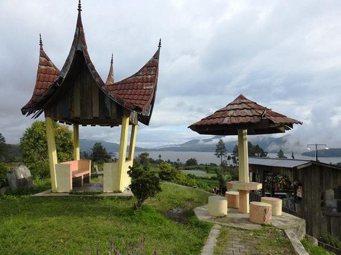 Danau Kembar di Solok