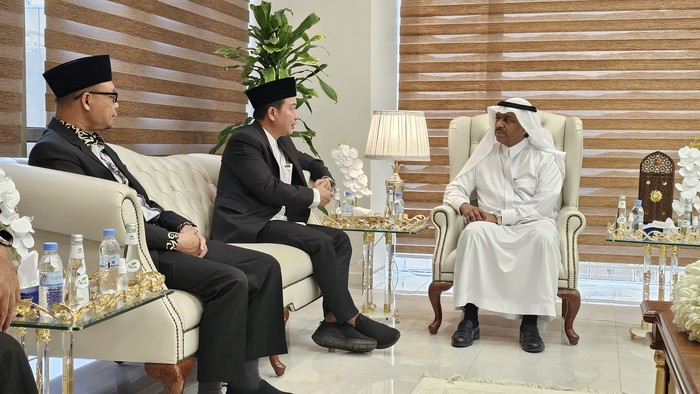 Delegasi PPIH bertemu dengan Wakil Menteri Haji dan Umrah Arab Saudi, Minggu (30/6/2024).