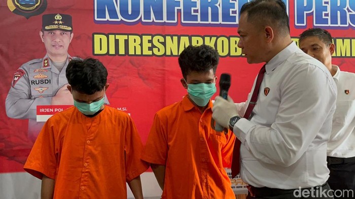 Dua pengedar sabu dan ekstasi di Jambi diamankan petugas