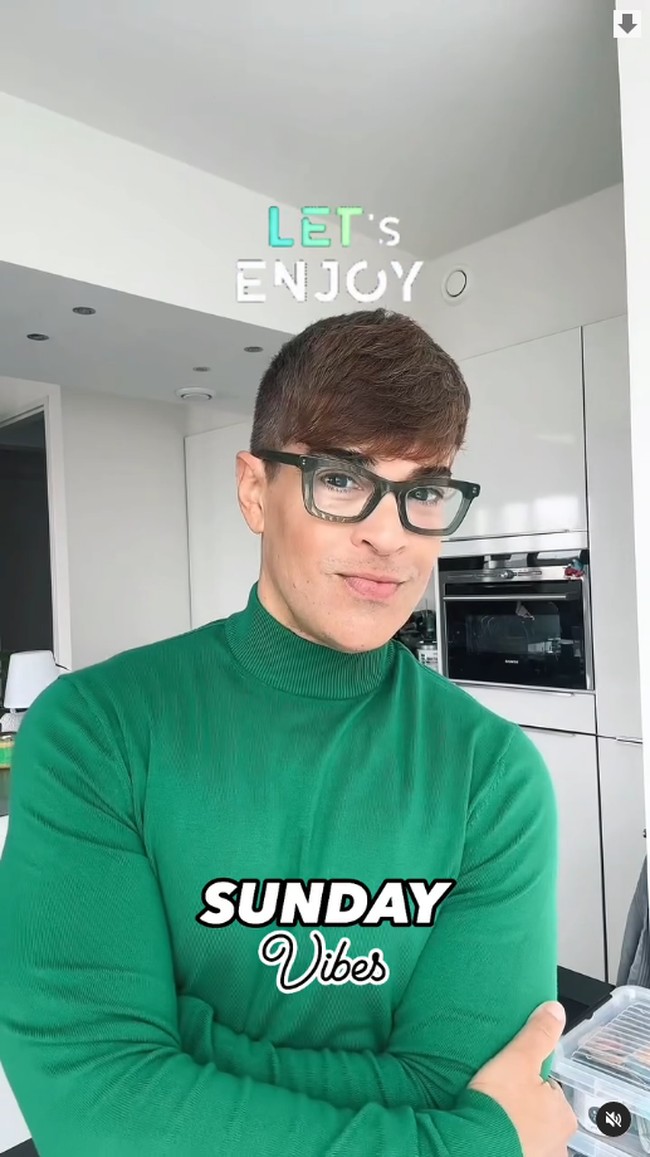 Seorang pria bernama Edson Brandao mengejutkan netizen dengan transformasinya. Ketika mengunggah potret perbedaan usianya ketika berusia 27 versus sekarang, banyak orang tidak percaya karena tampak tidak menua. Foto: Instagram Edson Brandao