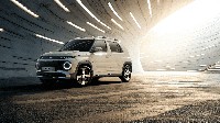 Hyundai Inster EV dipamerkan di Busan International Mobility Show 2024. Hyundai Inster membuang mesin ICe pada Casper dan menggantinya dengan baterai dan motor listrik. Desain baru Hyundai Inster juga memungkinkan bodi dan jarak sumbu roda lebih panjang untuk interior yang lebih luas.  Ukuran kompak Hyundai EV menjadikannya sempurna untuk berkendara di perkotaan dan tidak akan kesulitan dalam parkir.  Foto: Dok. Hyundai