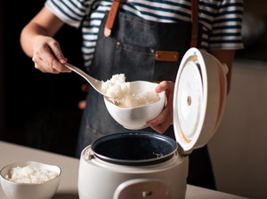 Kisah Nasi Darurat Solo, Penyalur Donasi Netizen buat Beri Makan Gratis