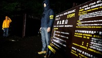 Semua pendaki yang mengambil Jalur Yoshida, rute utama menuju Gunung Fuji, akan diminta membayar 2.000 yen atau sekitar Rp 203.287 untuk melewati gerbang yang dipasang khusus di stasiun kelima.