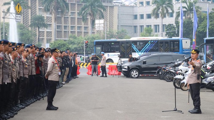 Ribuan Aparat Keamanan Siaga Amankan Pesta Rakyat HUT Bhayangkara di Monas