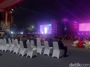 Momen Panglima TNI dan Kapolri Nobar Kolosal Budaya Hari Bhayangkara Ke-78