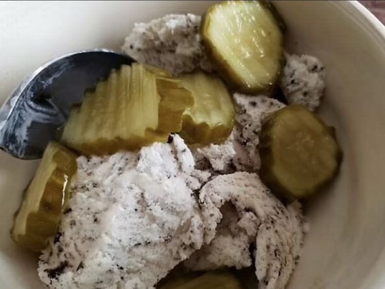 Nyeleneh! Kombinasi Makanan Unik yang Ternyata Enak