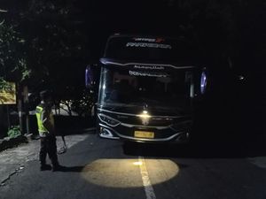 Ada Bus Mogok di Jalan Baron Tanjungsari Gunungkidul, Arus Lalin Dialihkan