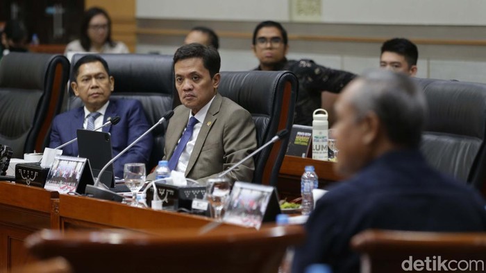 Pimpinan KPK ikuti rapat kerja dengan Komisi III DPR. KPK menyebutkan pada 2024 ini mereka telah memproses 100 tersangka kasus korupsi.