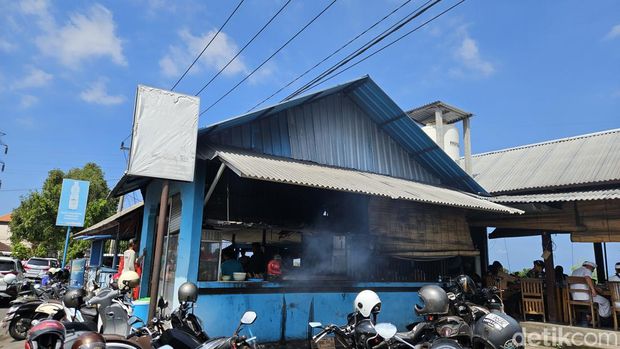 Lawar goat at Thingadi Kambing Sate Stall, Gunaksa Village, Dawan District, Klungkung, Bali, Saturday (29/6/2024). (I Putu Budikrista Artawan/detikBali)