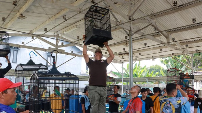 Lomba burung berkicau Polres Hombang sambut HUT ke-78 Bhayangkara