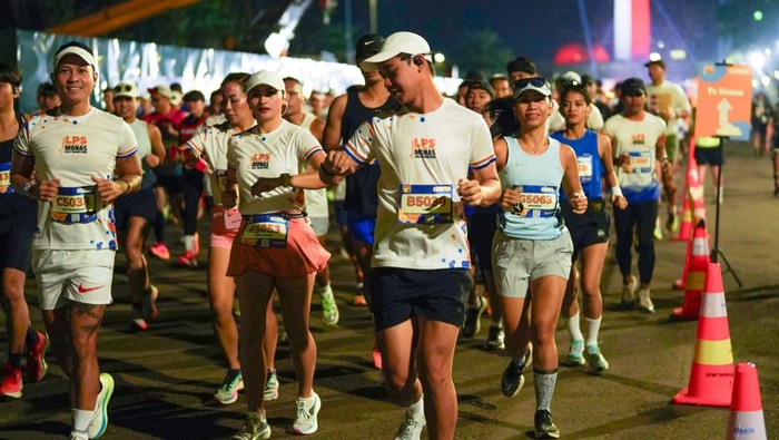 Ribuan Pelari dari 21 Negara Ramaikan LPS Monas Half Marathon 2024.