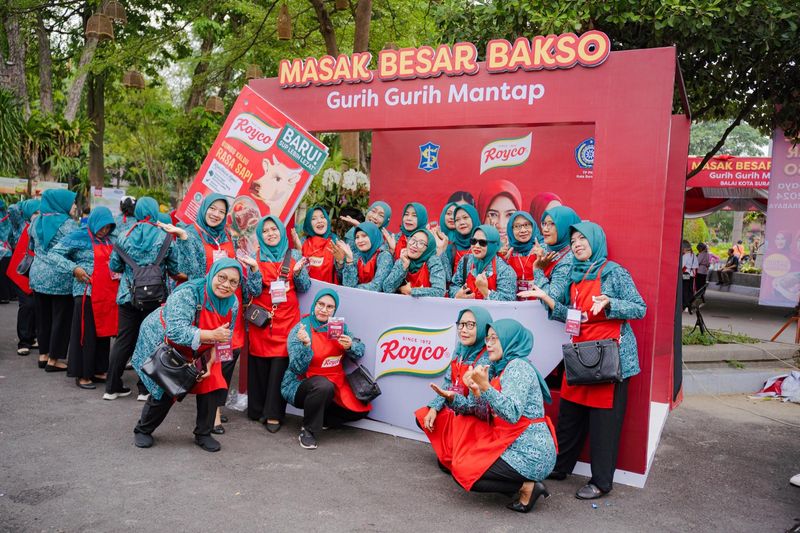 MABAR Berkah, Royco Gaet 750 Ibu Bagikan 1.500 Porsi Bakso ke Masyarakat