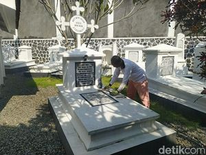 Merawat Pusara Johannes Van der Steur, Bapak Ribuan Anak Telantar di Magelang