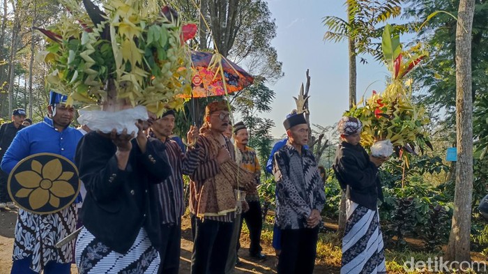 Melihat tradisi manten kopi di Blitar