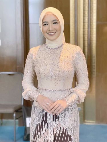 Model Kebaya Kondangan Plus Hijab ala Artis