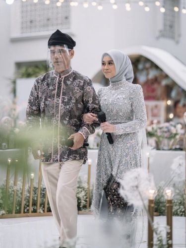 Model Kebaya Kondangan Plus Hijab ala Artis