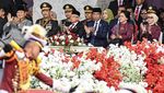 Momen Jokowi-Prabowo Saksikan Defile HUT Ke-78 Bhayangkara