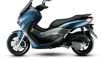 MVCagiva Xingtu 150 benar-benar mirip Yamaha NMax generasi kedua. Bahkan, tingkat kemiripannya mungkin di atas 90 persen! Lihat saja bagian kepala, fairing, pijakan kaki, hingga ekornya yang nyaris tak ada bedanya dengan produk aslinya. Foto: Doc. MVCagiva.