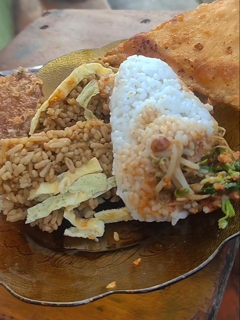 nasi goreng dan nasi pecel murah meriah di Grobogan, Jawa Tengah