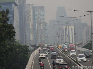 Bukan PLTU, Pemerintah Bilang Mobil-Motor Biang Kerok Polusi Udara