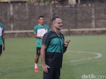 Pimpin Latihan Perdana PSS, Wagner Lopes PDKT ke Pemain
