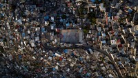 Port-au-Prince, dengan adalah ibu kota Haiti. Kota ini terletak di Teluk La Gonave.  