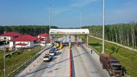 Rencananya tol ini akan memiliki dua gerbang tol yang masing-masing terletak di Tanjung Pura dan Pangkalan Brandan.