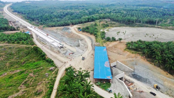 Penampakan Terkini Proyek Tol Binjai-Pangkalan Brandan 57 Km PT Hutama Karya Infrastruktur melanjutkan konstruksi Jalan Tol Binjai-Pangkalan Brandan. Ruas tol ini sepanjang 57 kilometer.