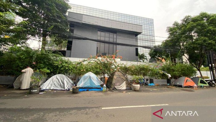 Pengungsi WNA bangun tenda di Kuningan, Jakarta Selatan. Foto: Antara News