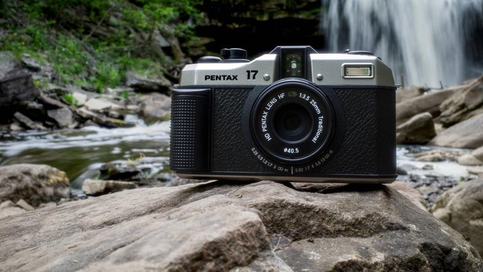 Pentax 17, Kamera Film Baru Ricoh