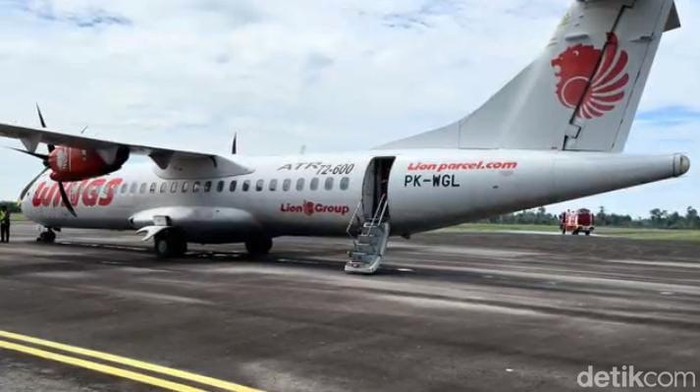 Pesawat Wings Air yang melayani penerbangan di Bandara Lagaligo Bua.